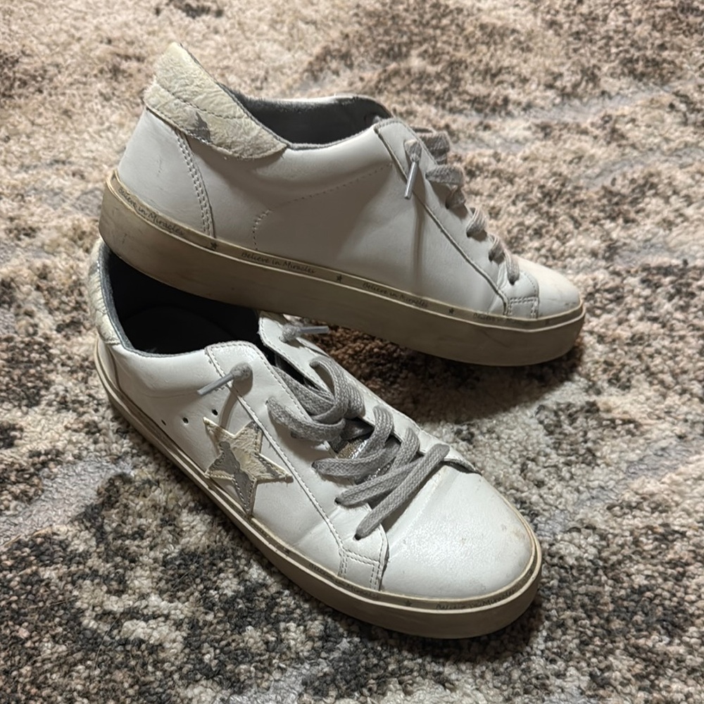 White Low-Top Sneakers with Chunky Sole and Lace-Up Design